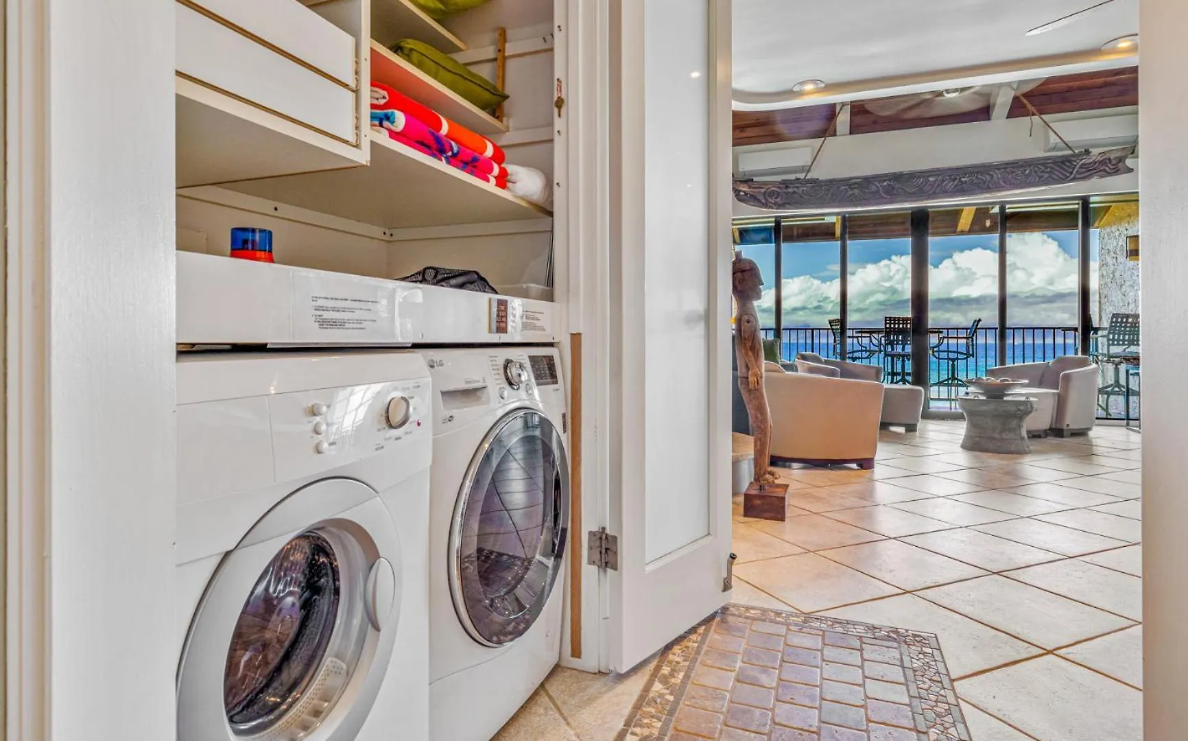 The Noniluna Two - Sleeps 9 Plus Pack N Play Lahaina United States