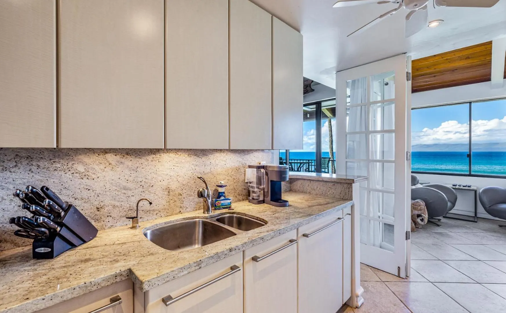 The Noniluna Two - Sleeps 9 Plus Pack N Play Lahaina Apartment