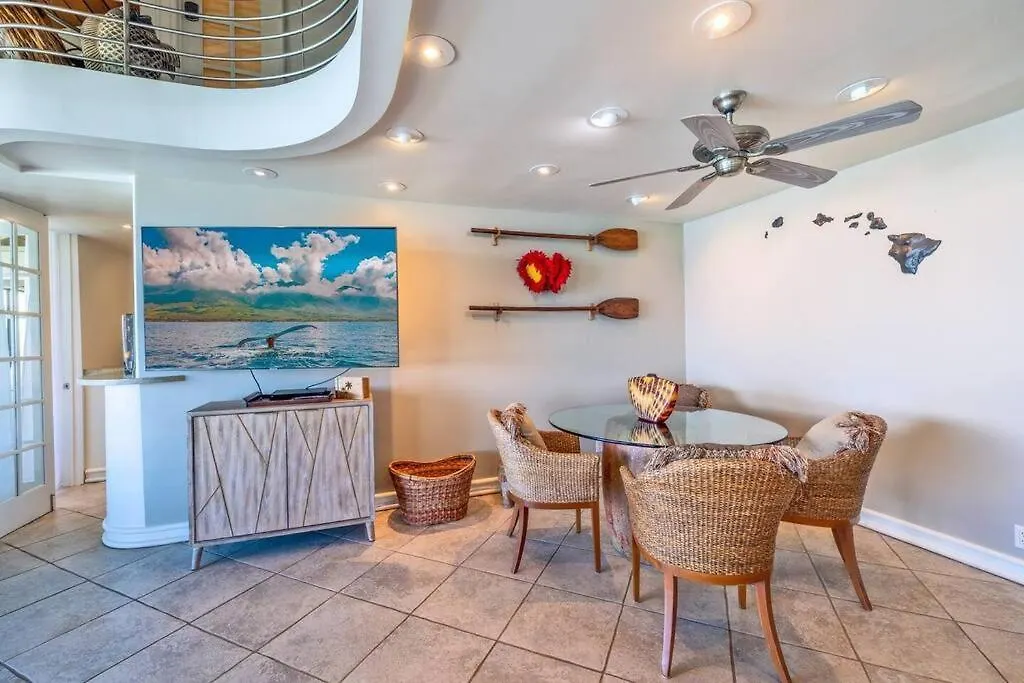 Apartment The Noniluna Two - Sleeps 9 Plus Pack N Play Lahaina